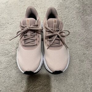 Nike Revolution 5 Barely Rose